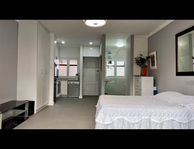 1 BEDROOM APARTMENT FOR SALE IN SEA POINT